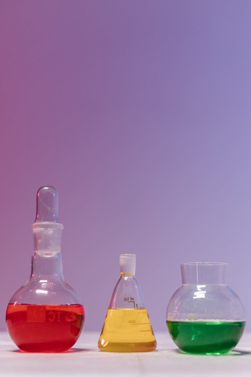 LANXESS-Aktie volatil: Sektorschwäche und Earnings-Unsicherheit lasten auf Chemie-Titel
