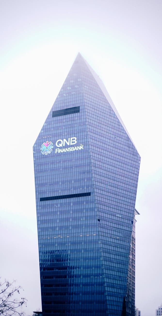 EPS stagniert bei 0,15 EUR — aber kann Intesa Sanpaolo den NII-Druck wegdividendieren?