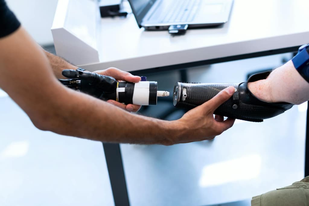 Jefferies lobt den Zukauf, der Markt verkauft trotzdem — wie glaubwürdig ist Ottobocks M&A-Kurs nach dem IPO?