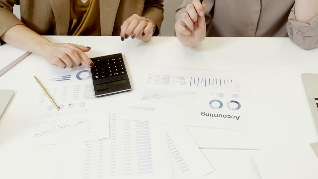 EPS-Konsens 12,57 USD, Aktie -40% in 12 Monaten: Reicht Intuits KI-Story für eine Trendwende?