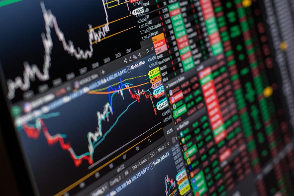 Fehlender Newsflow lässt Thomson Reuters ohne Erklärung fünf Prozent fallen