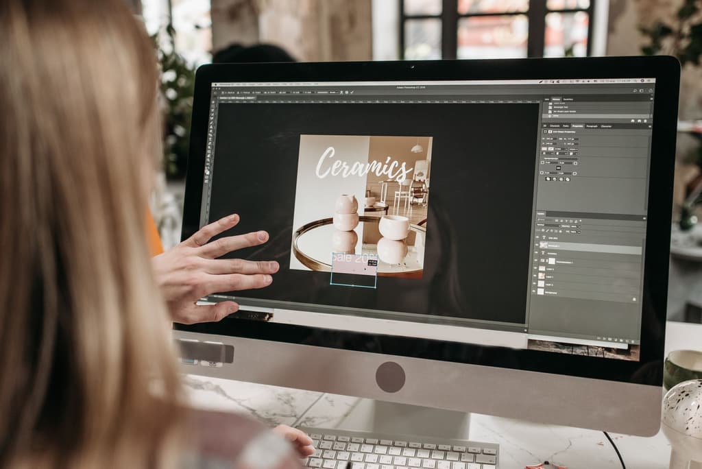 EPS-Konsens 5,83 USD, drei Insider-Verkäufe, null Käufe — was Adobe am 11. Juni liefern muss