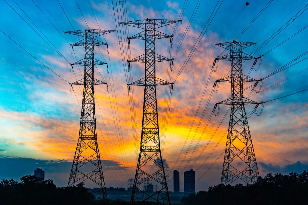 GE Vernova exakt am Sektor-Median — und Bloom Energy mit EV/EBITDA 724: Was rechtfertigt den Abstand?