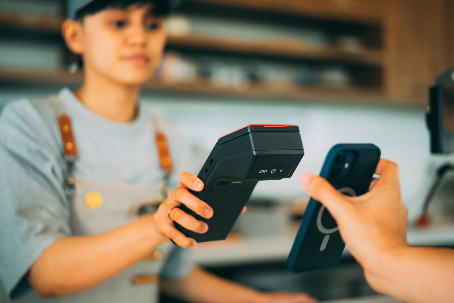 32 % Umsatzwachstum und 5-Mrd.-Rückkaufprogramm: Wie lange trägt Shopifys Bewertungsprämie noch?