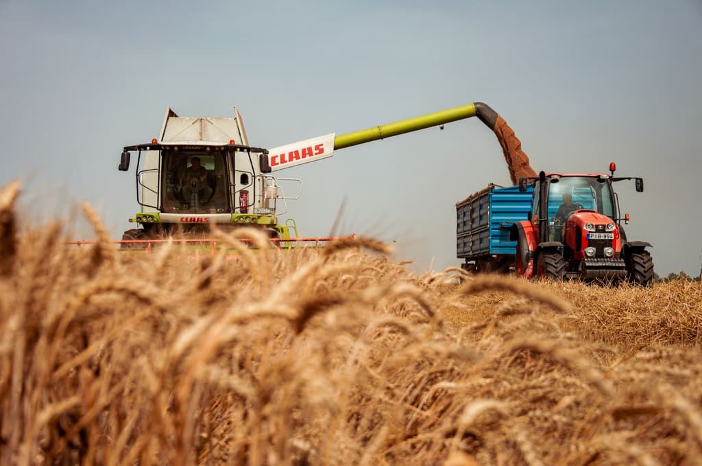 EPS-Konsens 4,79 USD, KGV über 33 — kann Deere den Agrarzyklus als Talsohle verkaufen?