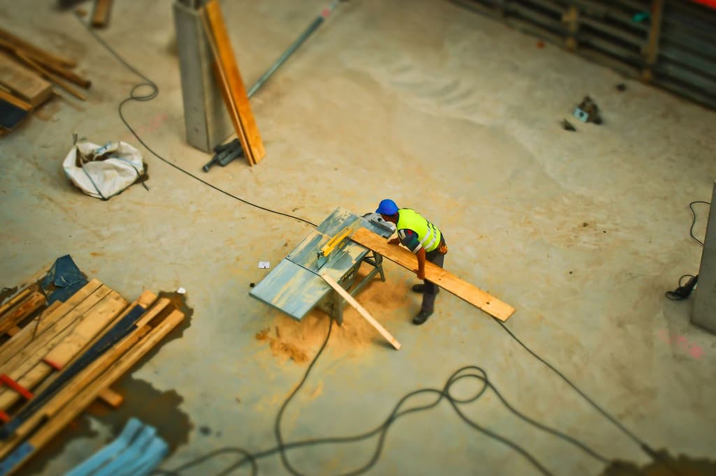 EPS-Konsens 4,71 USD, KGV über 24 — reicht ein Comps-Beat, um Home Depot zu bewegen?