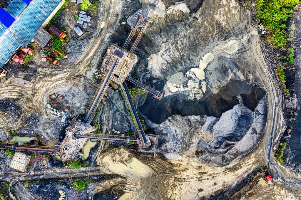 Agnico Eagle +42 % in 13 Wochen — KGV halb so hoch wie der Sektor, aber Franco-Nevada kostet das Doppelte: Wer hat hier die bessere Ausgangslage?