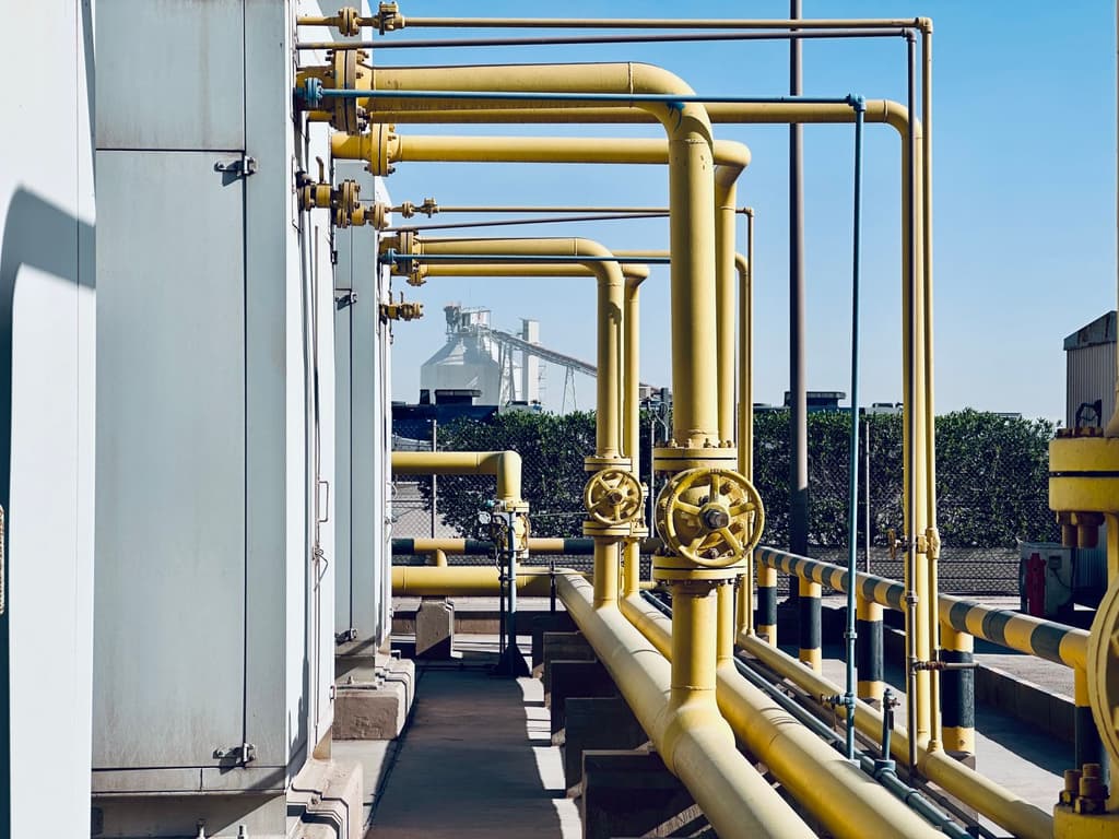 Petrobras mit KGV 5,4 — halb so teuer wie der Sektor — aber GETECH läuft in 13 Wochen +525 %: Was kauft man hier wirklich?
