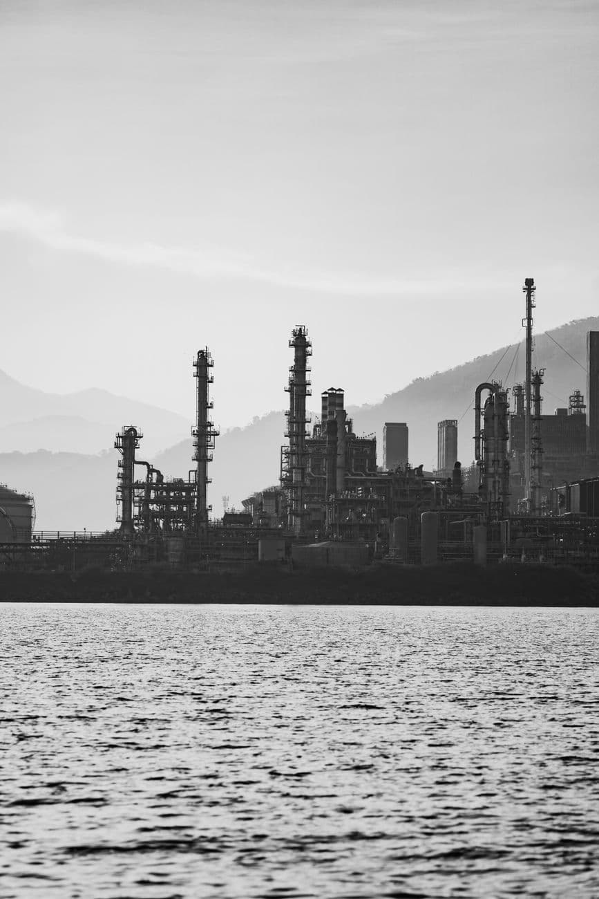 Zacks stuft ConocoPhillips auf Strong Buy hoch, doch Truist bleibt bei Hold und 136 Dollar