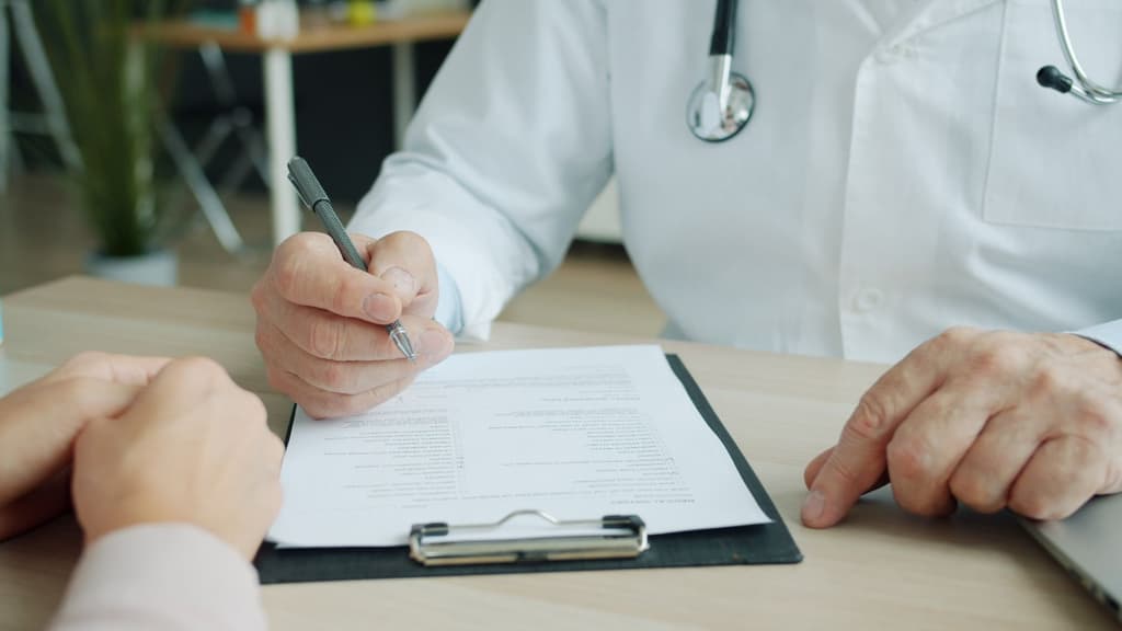 41 % EPS-Wachstum bei sinkendem Umsatz — trägt UnitedHealths Gewinnanstieg wirklich?