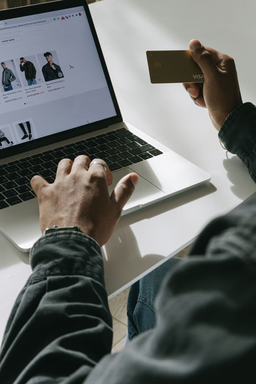 Q2-Beat und angehobener Q3-Ausblick: Shopifys KI-Tools verschieben die Bewertungsdiskussion