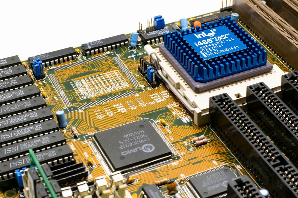 Arm Holdings mit KGV 316 und +27 % in vier Wochen — wer zahlt hier noch gerne den dreizehnfachen Sektorpreis?