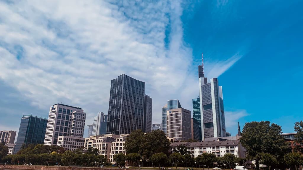 Steigende Bundesanleiherenditen und ein FFO-Rückgang von 4 % belasten Hamborner REIT